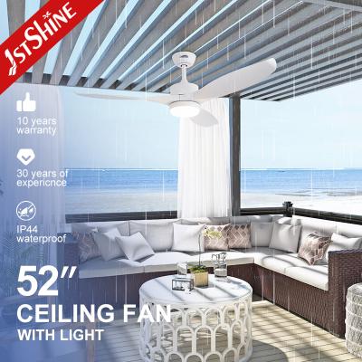 3 Plastic Blades White LED Ceiling Fan , Waterproof Ceiling Fan With Light DC Motor
